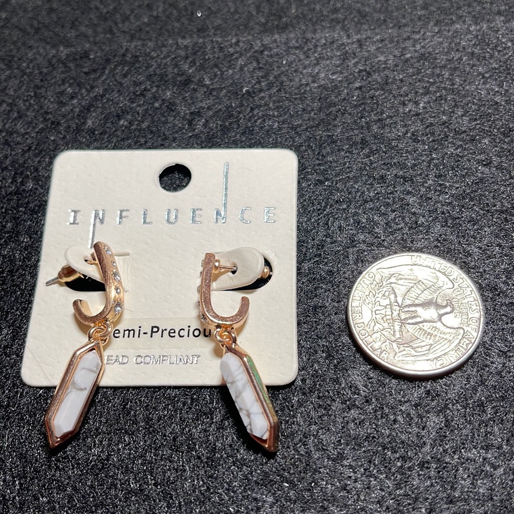 Earrings - Picture 4 of 4